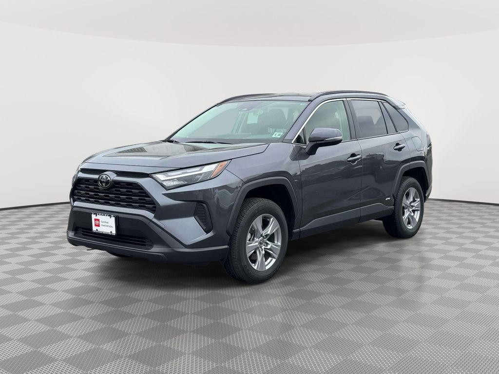 Used 2025 Toyota RAV4 XLE w/ Convenience Package AWD/4WD image 3