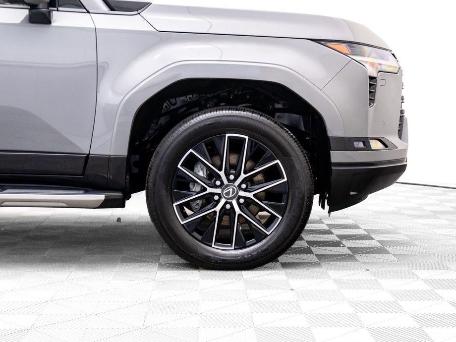 Used 2025 Lexus GX 550 w/ Cold Area Package image 35