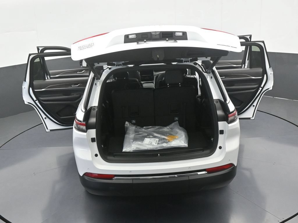 Used 2025 Jeep Grand Cherokee L Limited RWD image 64