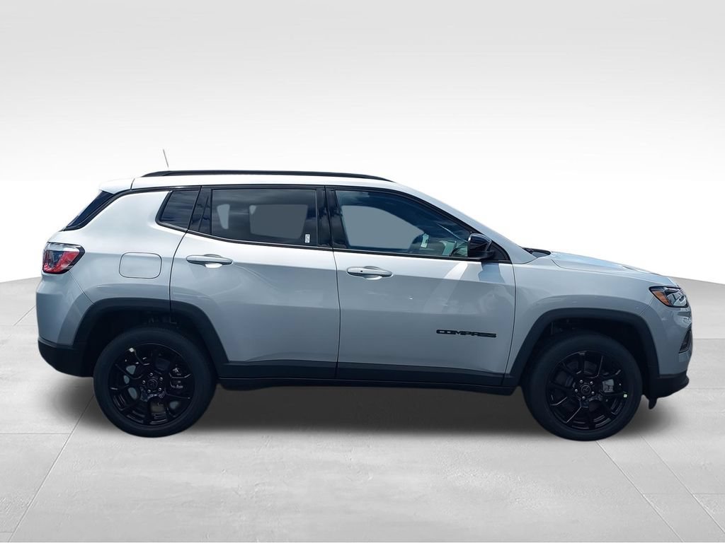 New 2026 Jeep Compass Latitude AWD/4WD image 9