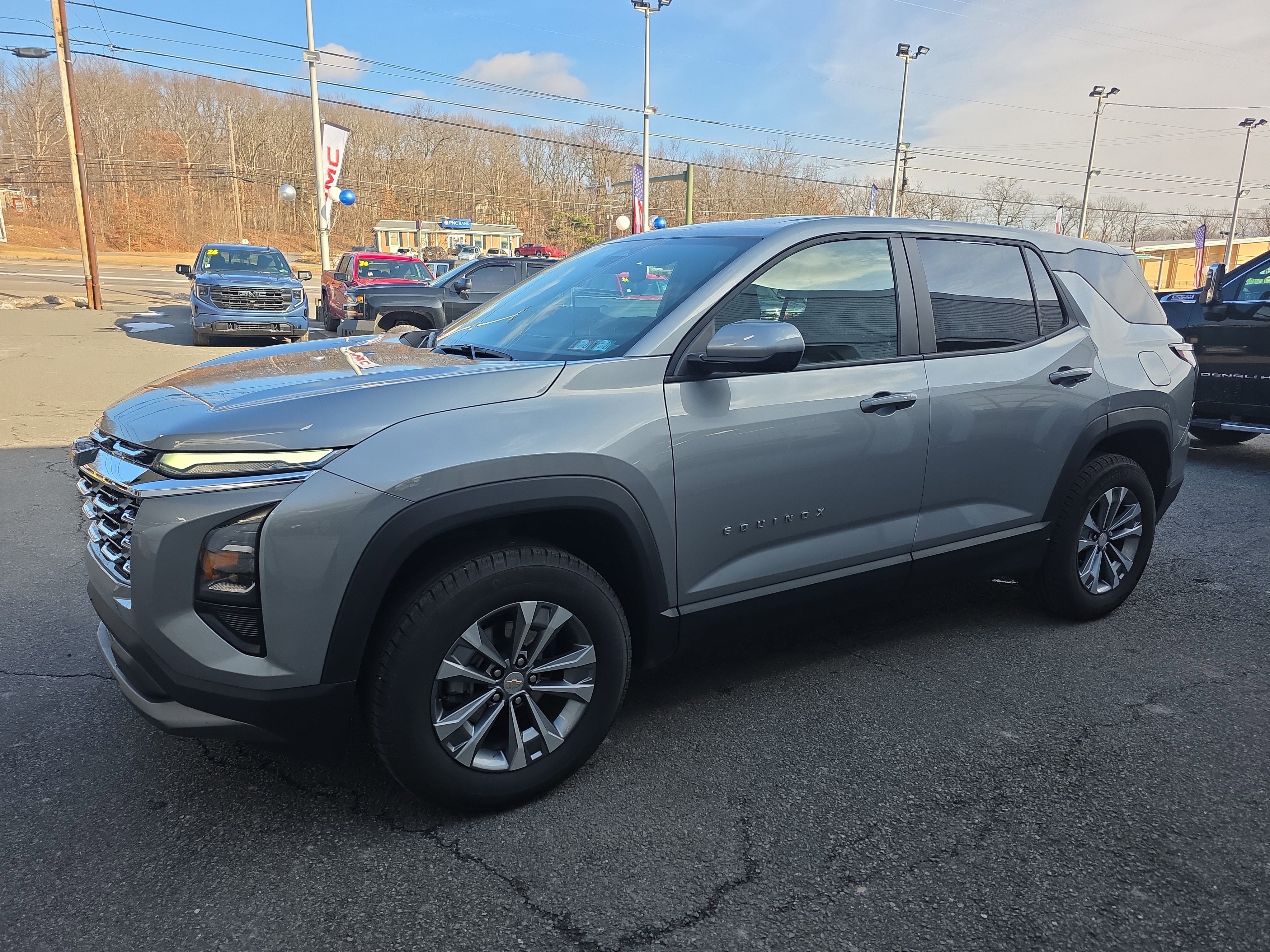 Used 2025 Chevrolet Equinox LT image 30