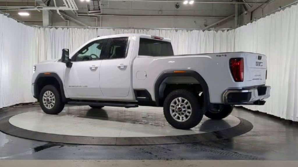 Used 2024 GMC Sierra 2500 SLE w/ SLE Convenience Package AWD/4WD image 8