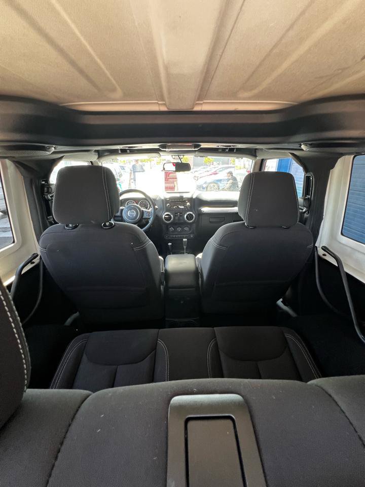 Used 2013 Jeep Wrangler Rubicon w/ Dual Top Group AWD/4WD image 10