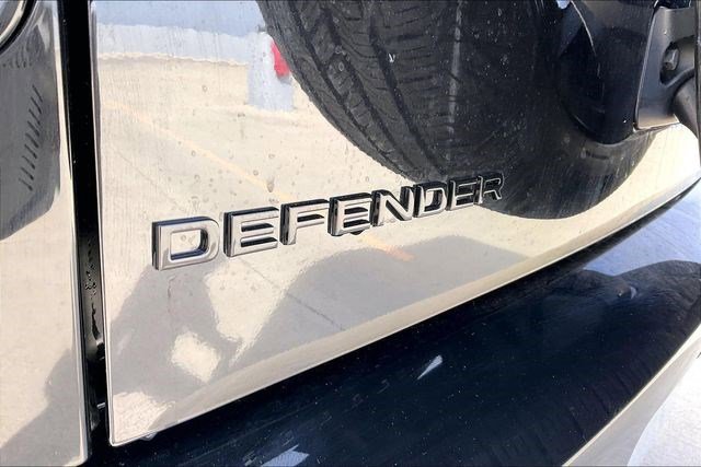 New 2026 Land Rover Defender 110 X-Dynamic SE image 9