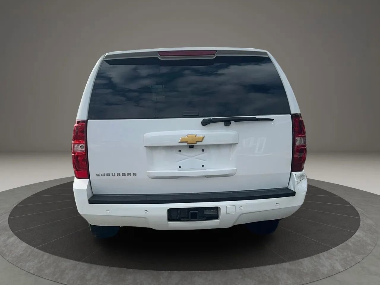 Used 2014 Chevrolet Suburban LT image 9