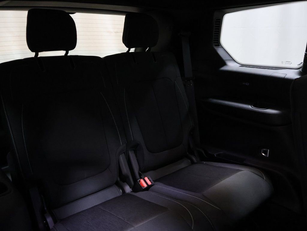 New 2025 Jeep Grand Cherokee L Laredo w/ Luxury Tech Group I image 17