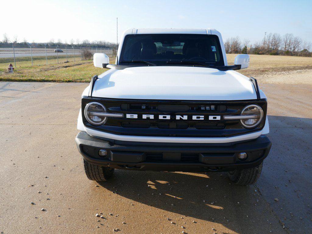 New 2025 Ford Bronco Outer Banks image 9