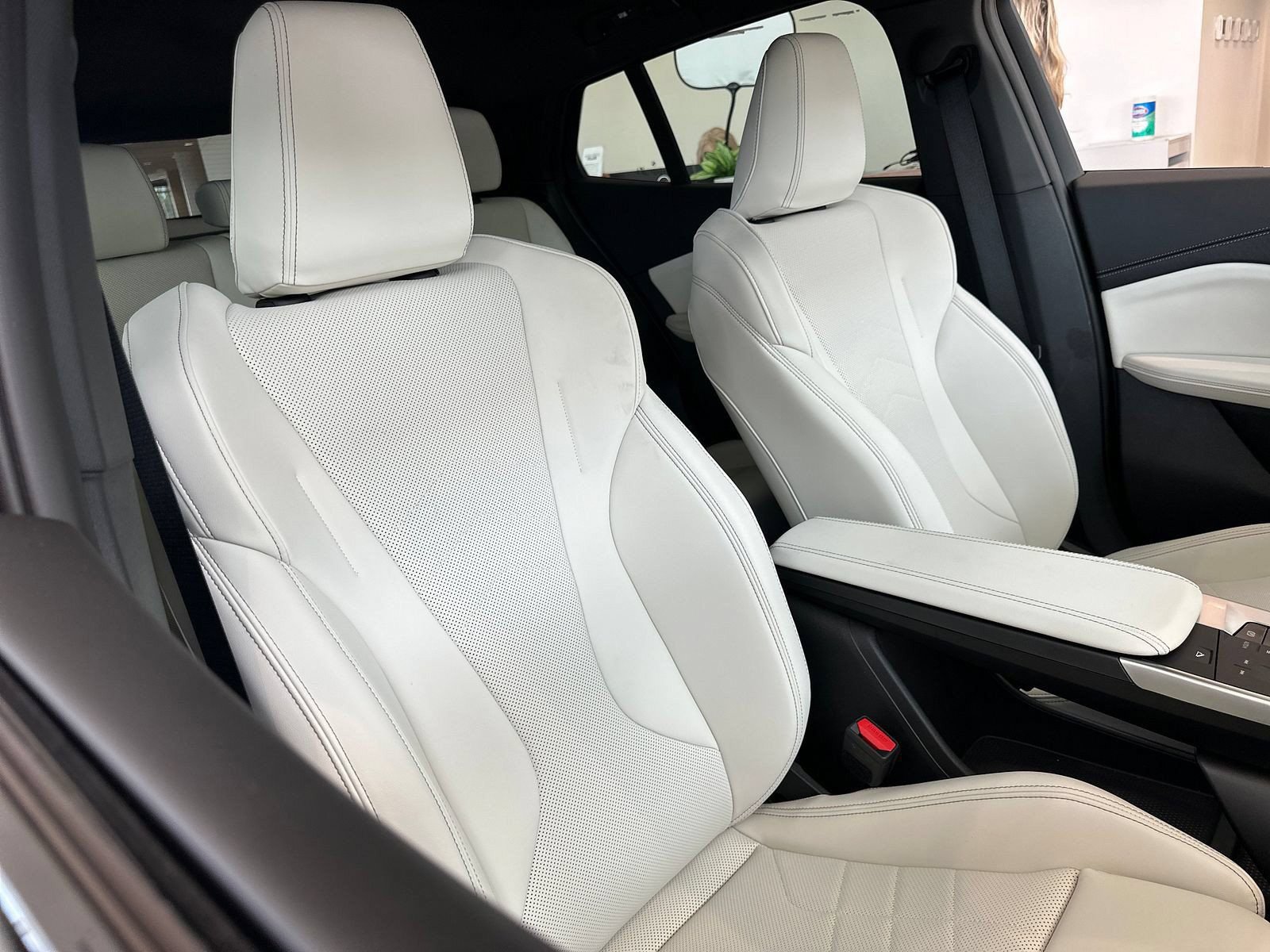 New 2026 BMW X2 xDrive28i w/ Technology Package AWD/4WD image 7