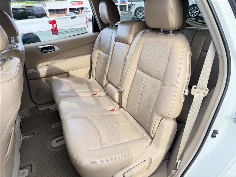Used 2013 Nissan Pathfinder Platinum AWD/4WD image 22
