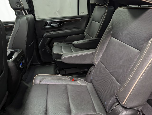 Certified 2026 Chevrolet Suburban Premier w/ Sun And Tow Package AWD/4WD image 12