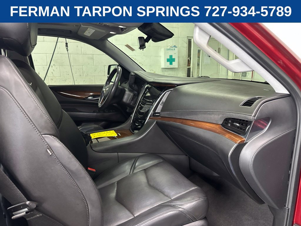 Used 2020 Cadillac Escalade Luxury w/ LPO, Radiant Package RWD image 6
