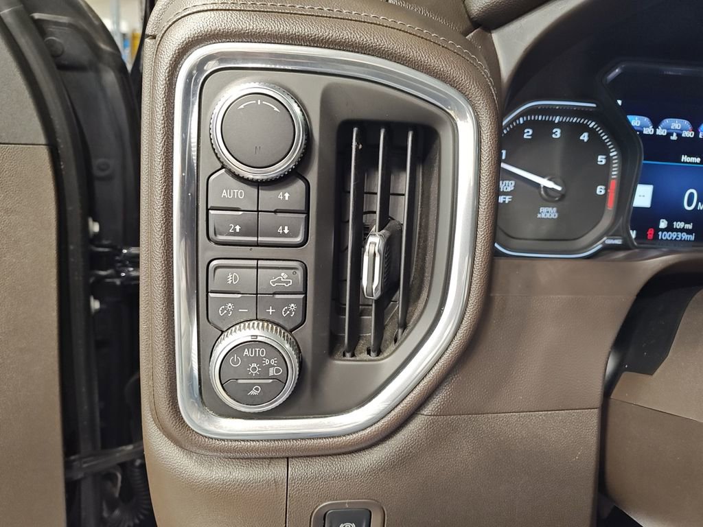 Used 2019 GMC Sierra 1500 Denali w/ Driver Alert Package II AWD/4WD image 27