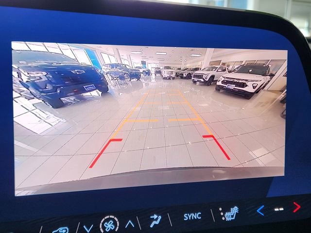 Used 2025 Chevrolet Traverse LT w/ Sun and Wheel Package image 24