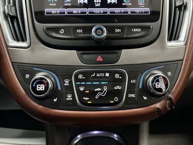 Used 2017 Chevrolet Malibu Premier w/ Premier Sun and Wheel Package FWD image 18