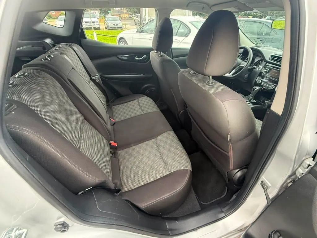 Used 2017 Nissan Rogue Sport SV FWD image 10