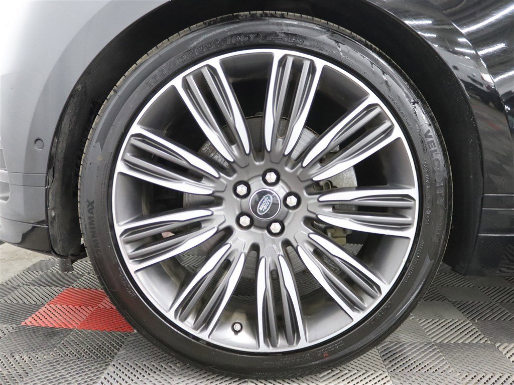 Used 2020 Land Rover Range Rover Velar R-Dynamic HSE image 40