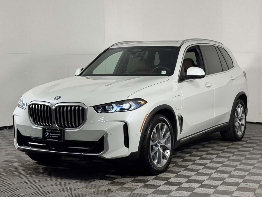Used 2025 BMW X5 xDrive50e image 7