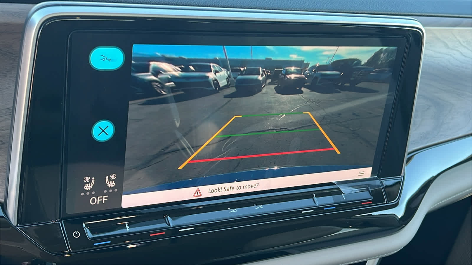 New 2026 Volkswagen Atlas SE image 16