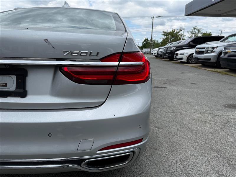 Used 2018 BMW 750Li xDrive AWD/4WD image 23