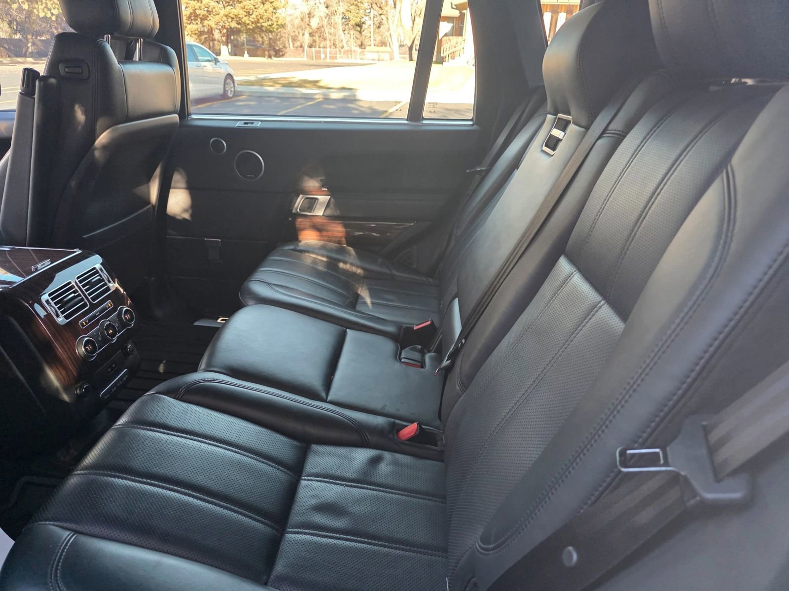 Used 2015 Land Rover Range Rover Long Wheelbase Supercharged image 34