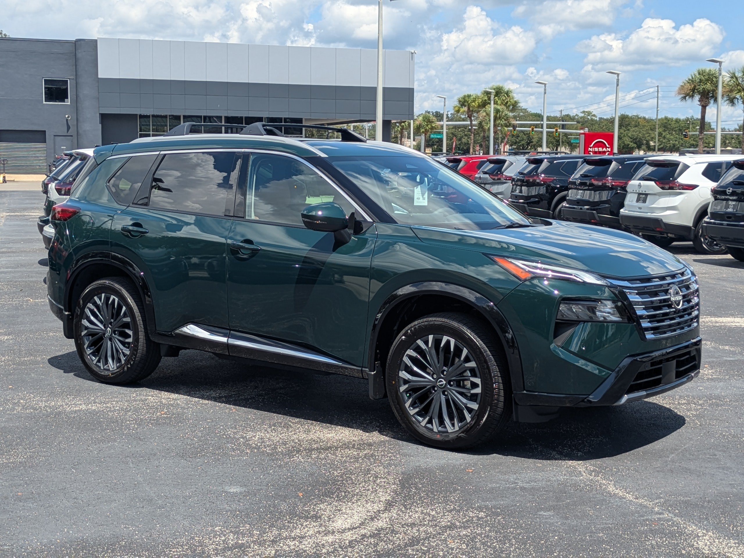New 2026 Nissan Rogue Platinum AWD/4WD image 2