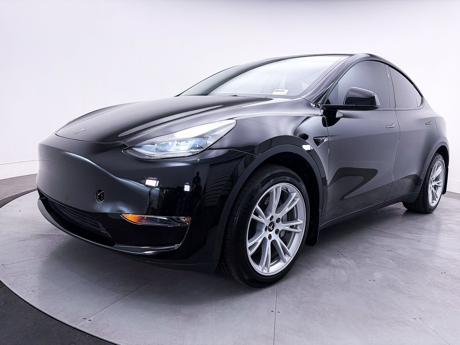 Used 2024 Tesla Model Y Long Range AWD/4WD image 11