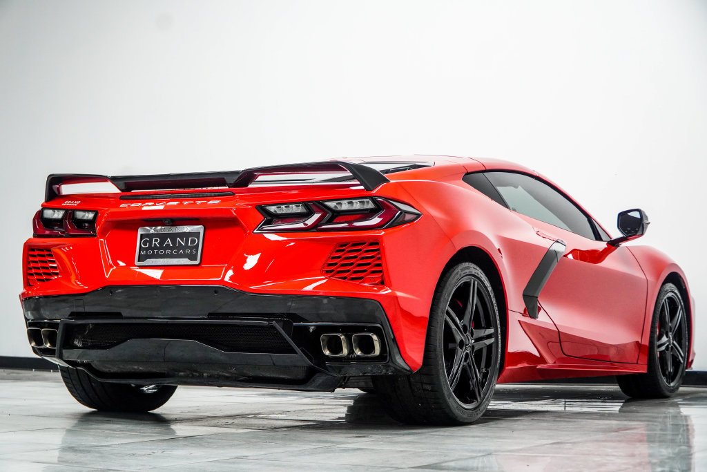Used 2024 Chevrolet Corvette Stingray Premium Cpe w/ Z51 Performance Package RWD image 16