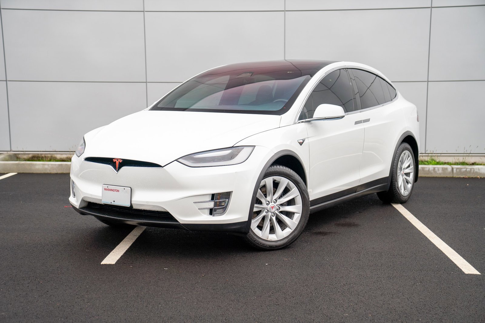 Used 2017 Tesla Model X 75D image 1