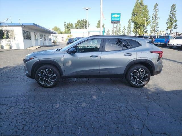 Certified 2025 Chevrolet Trax RS FWD image 8