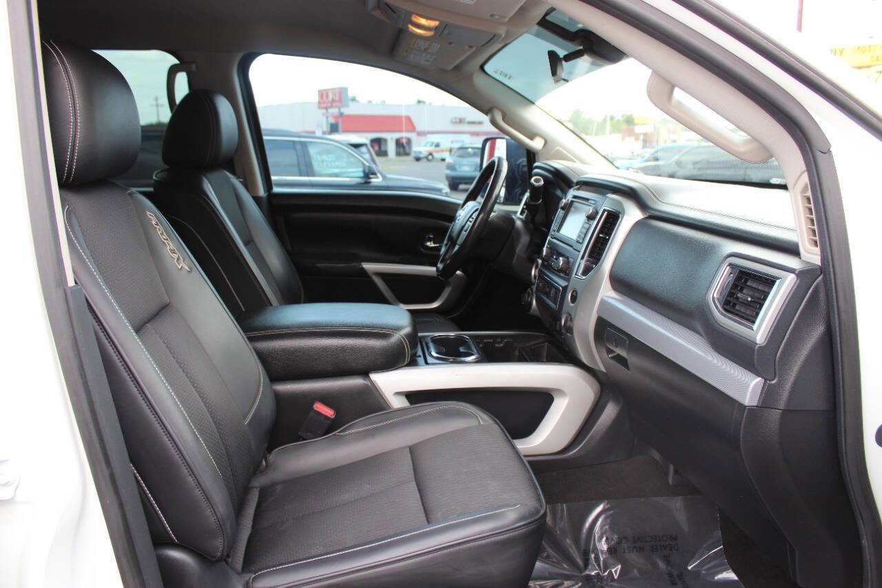 Used 2017 Nissan Titan PRO-4X image 9