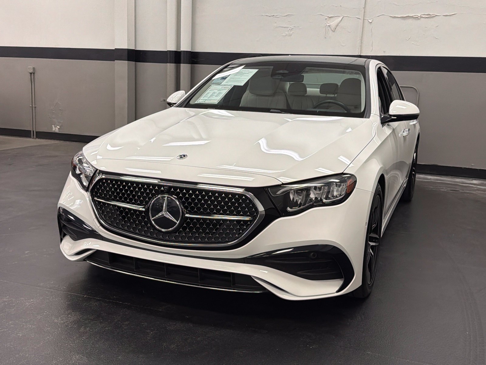 Used 2024 Mercedes-Benz E 350 4MATIC Sedan image 5