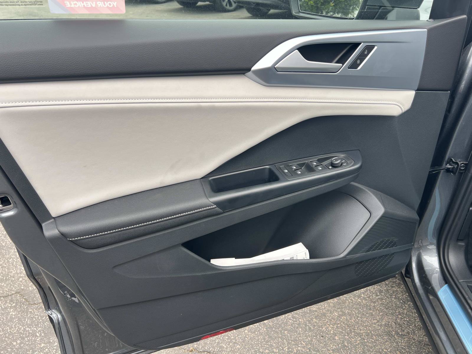 New 2026 Volkswagen Taos SE FWD image 6