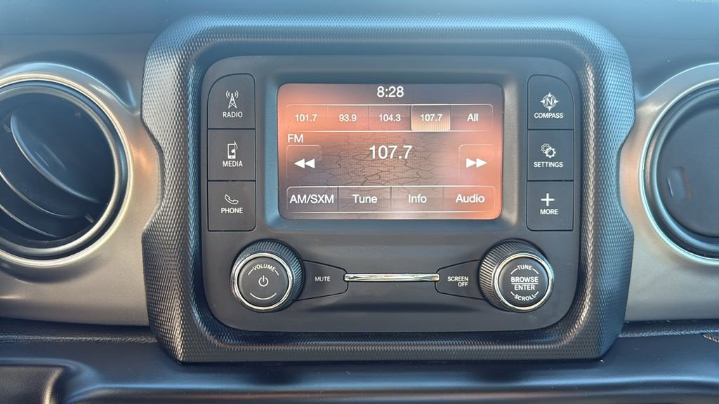 Used 2020 Jeep Gladiator Sport image 25