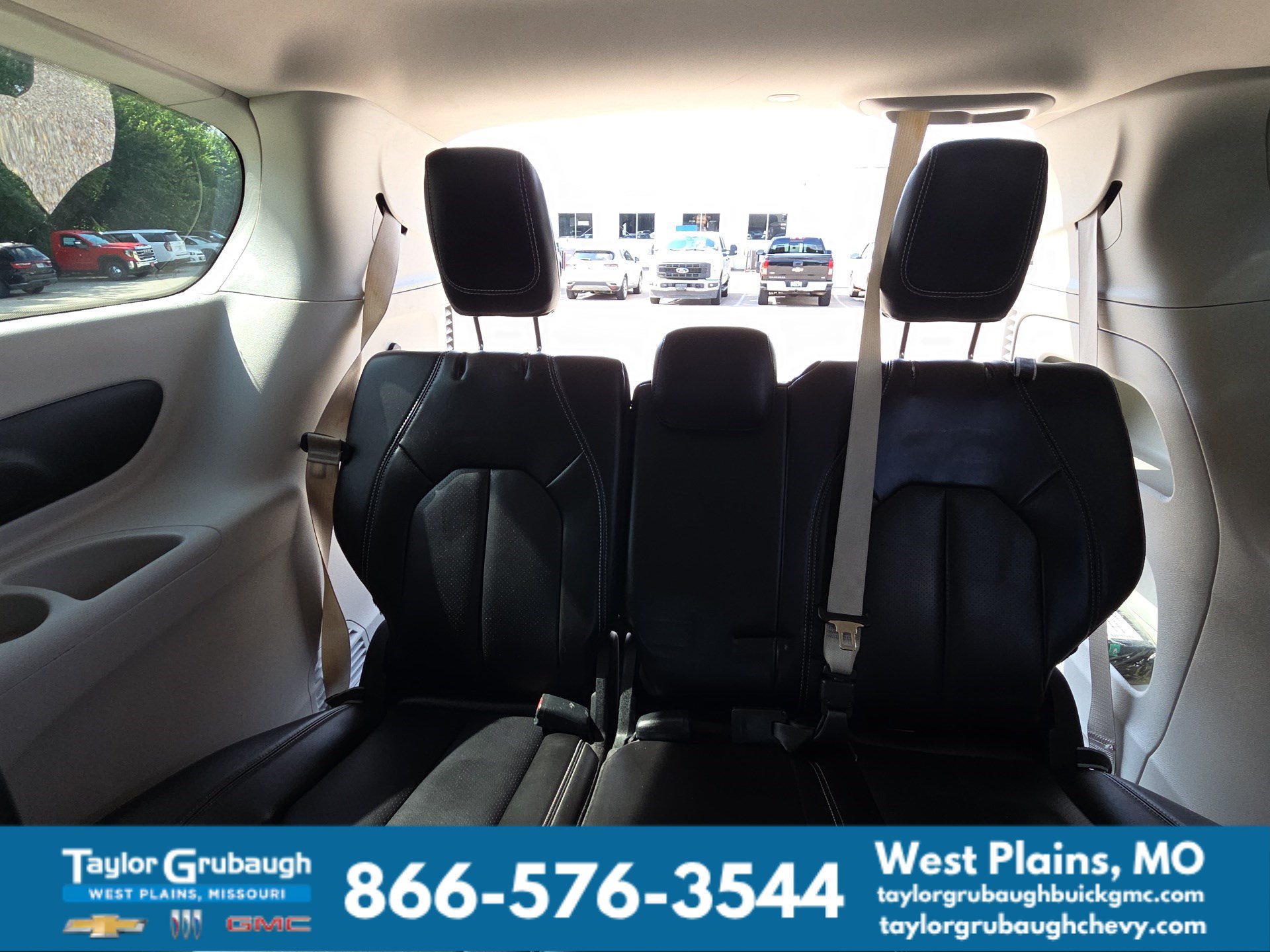 Used 2023 Chrysler Pacifica Touring-L FWD image 29
