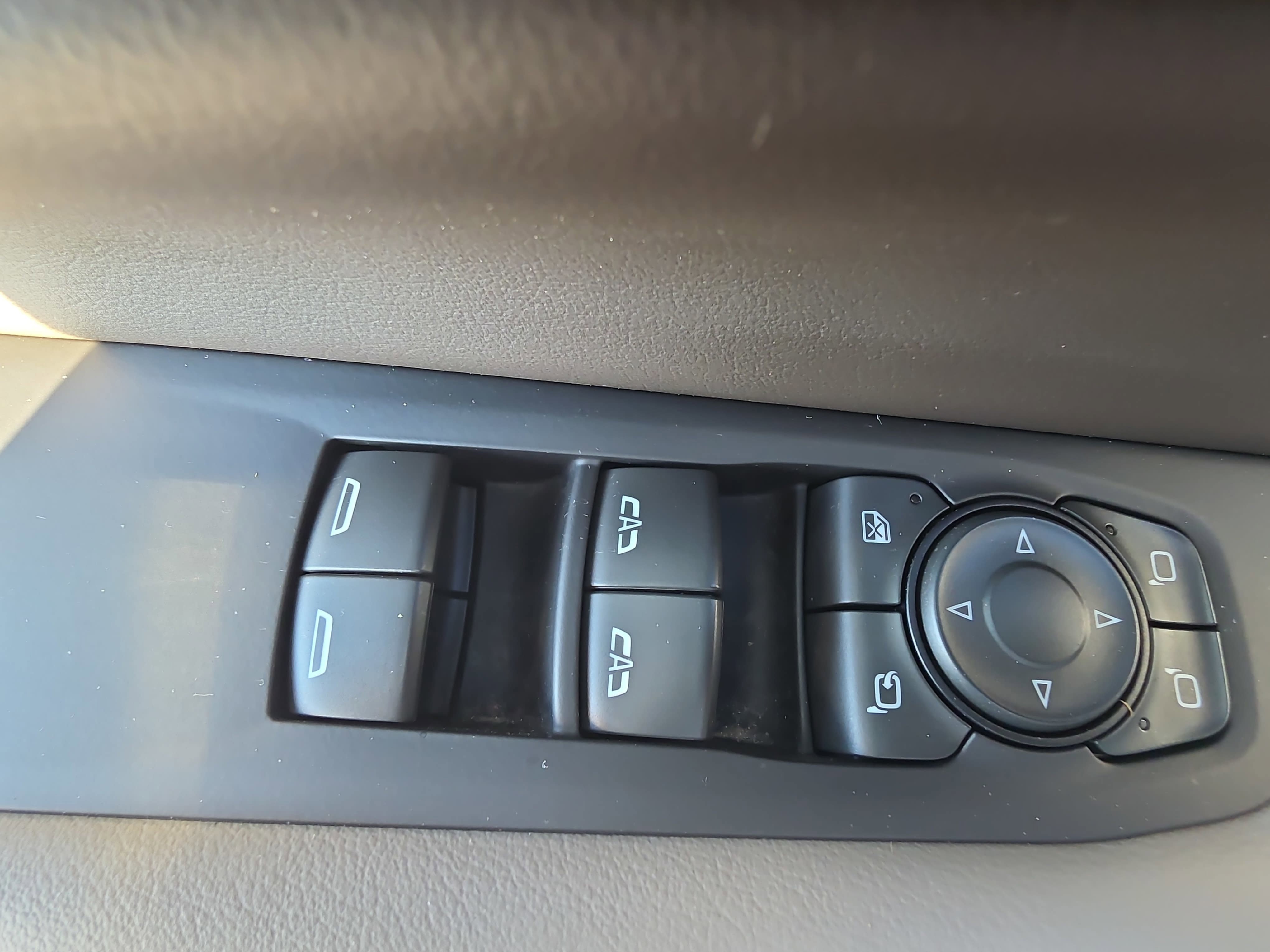 Used 2025 GMC Yukon XL Elevation AWD/4WD image 29