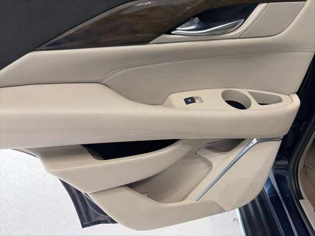 Used 2019 Cadillac Escalade Luxury w/ LPO, Radiant Package image 17