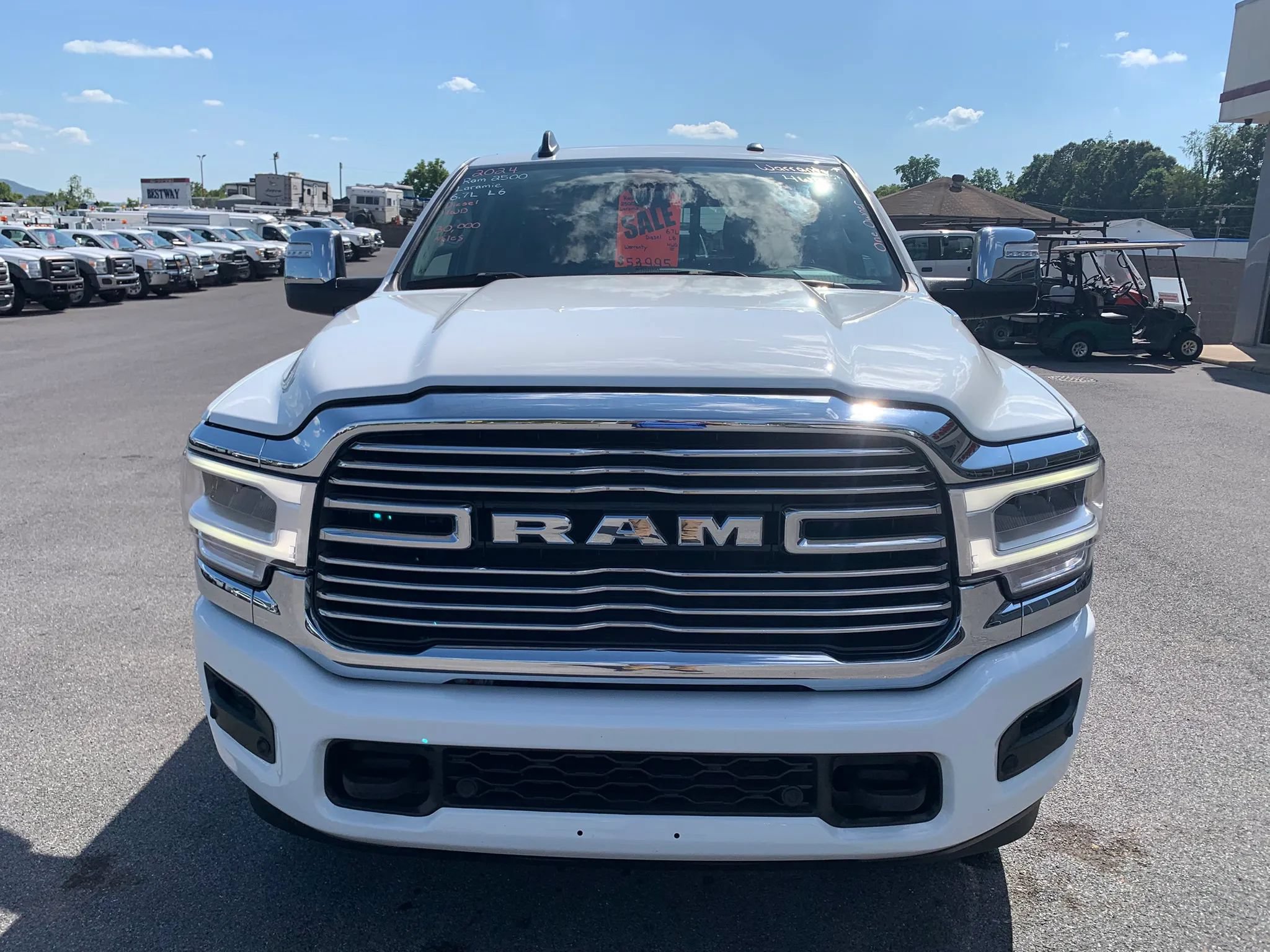 Used 2024 RAM 2500 Laramie AWD/4WD image 2
