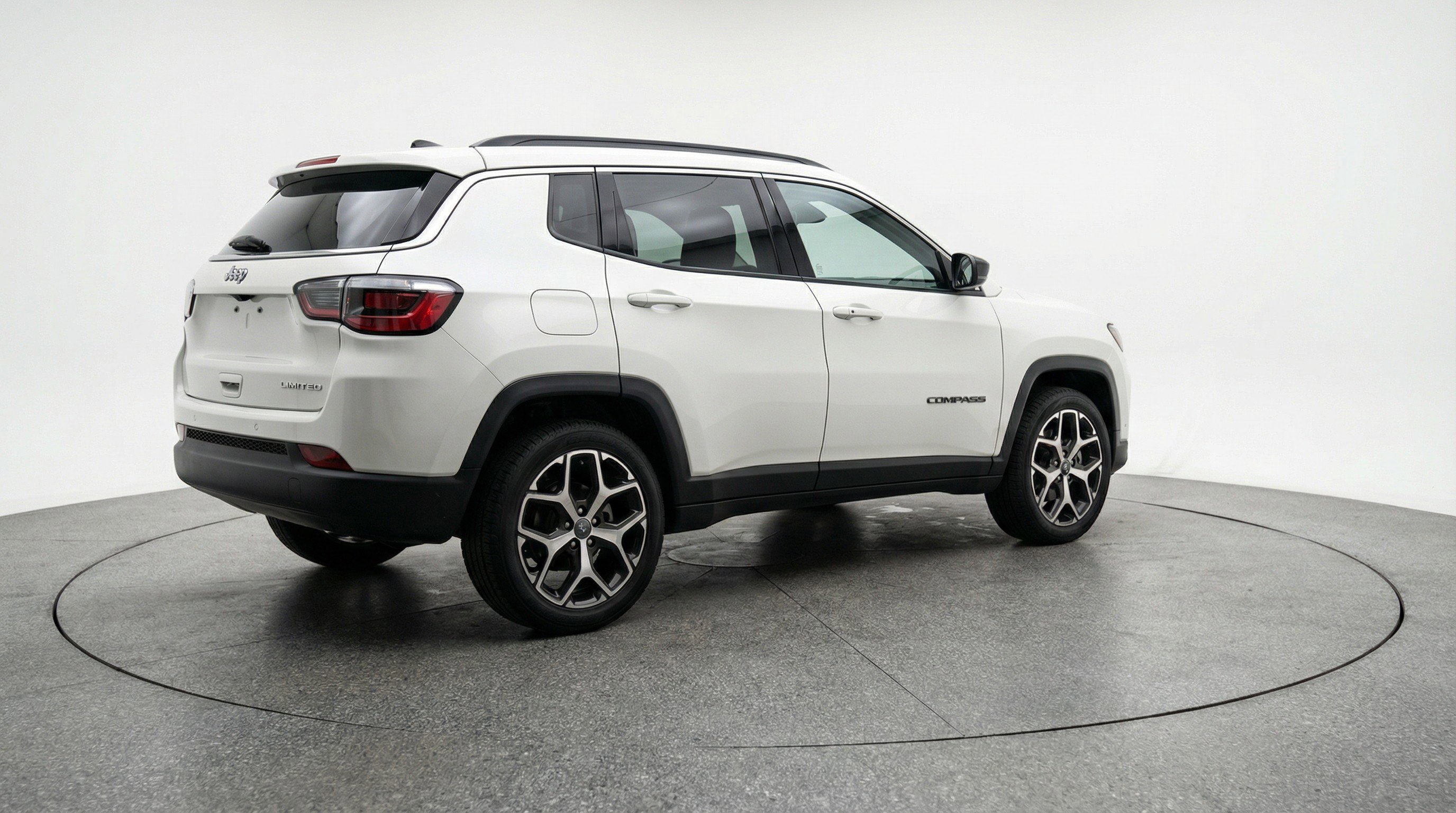 Used 2025 Jeep Compass Limited image 9