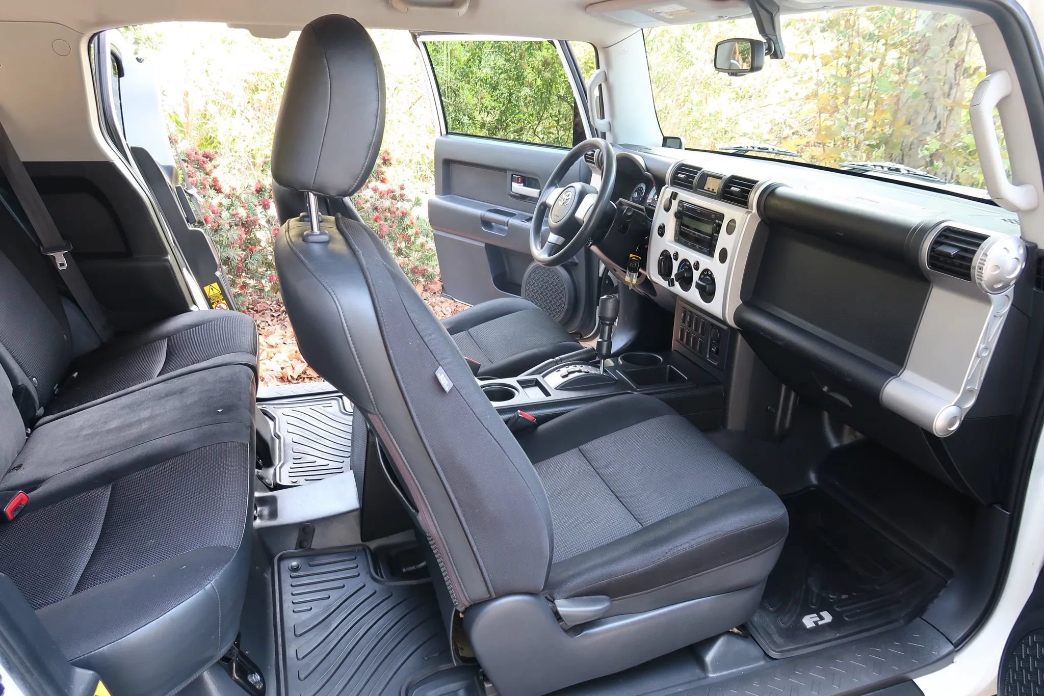Used 2009 Toyota FJ Cruiser 2WD w/ TRD Sport Pkg image 29