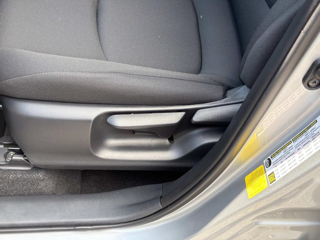 Used 2024 Toyota Corolla Cross LE FWD image 29