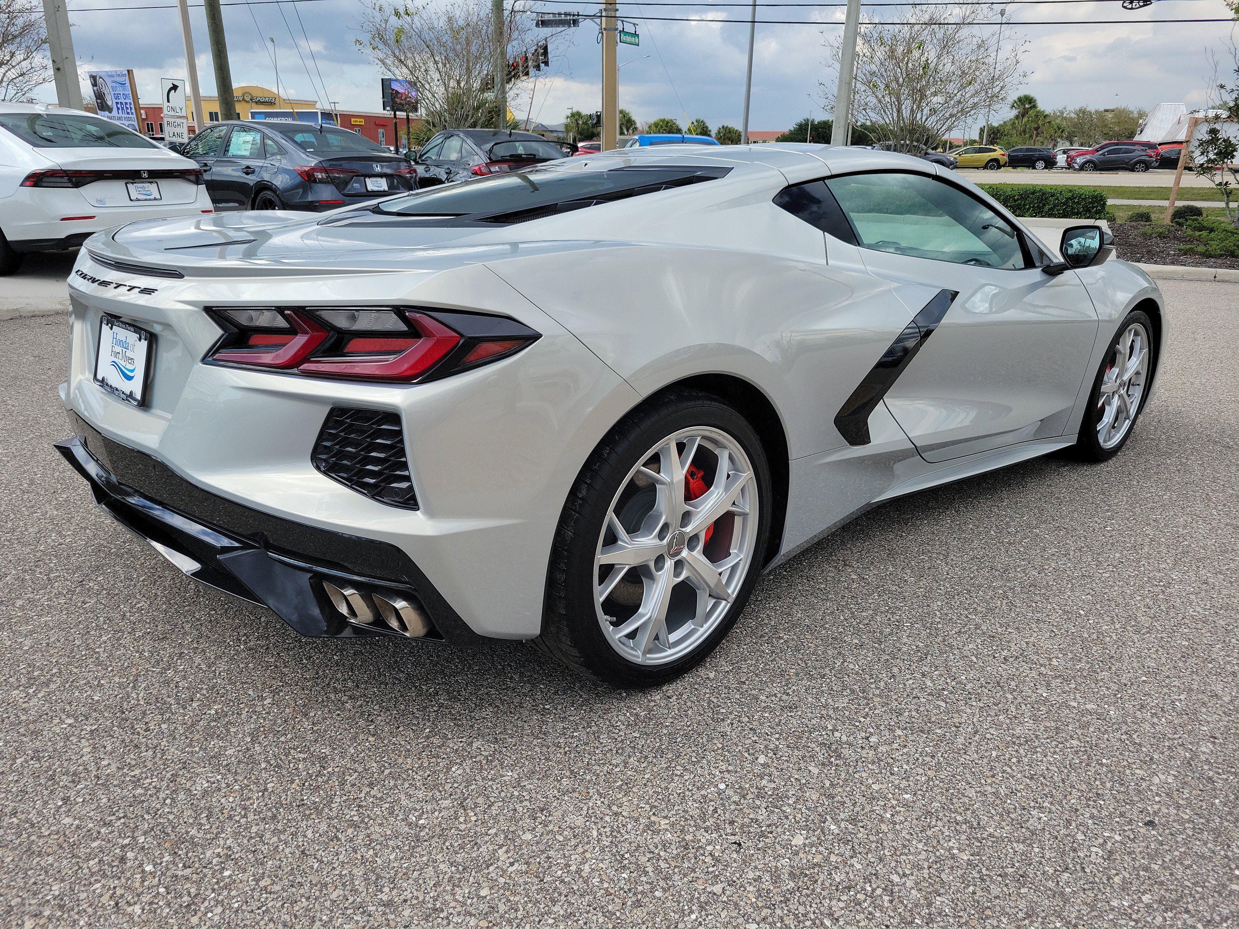 Used 2022 Chevrolet Corvette Stingray Premium Cpe w/ Engine Appearance Package image 6