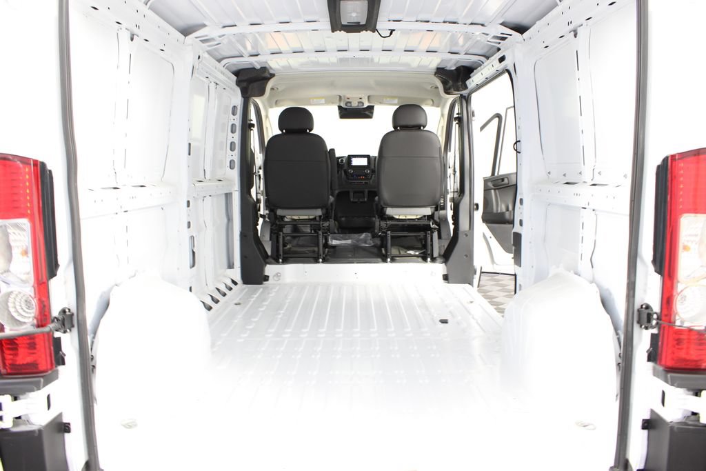 Used 2025 RAM ProMaster 2500 w/ Convenience Group FWD image 16