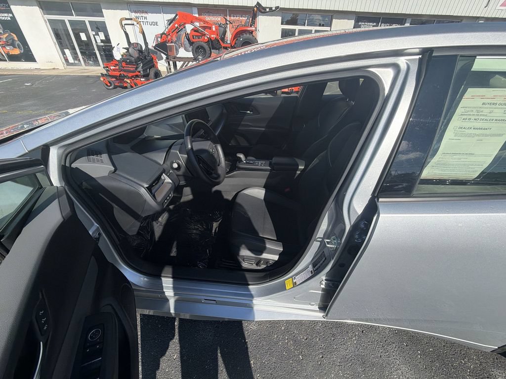 Used 2023 Toyota Prius Limited FWD image 11