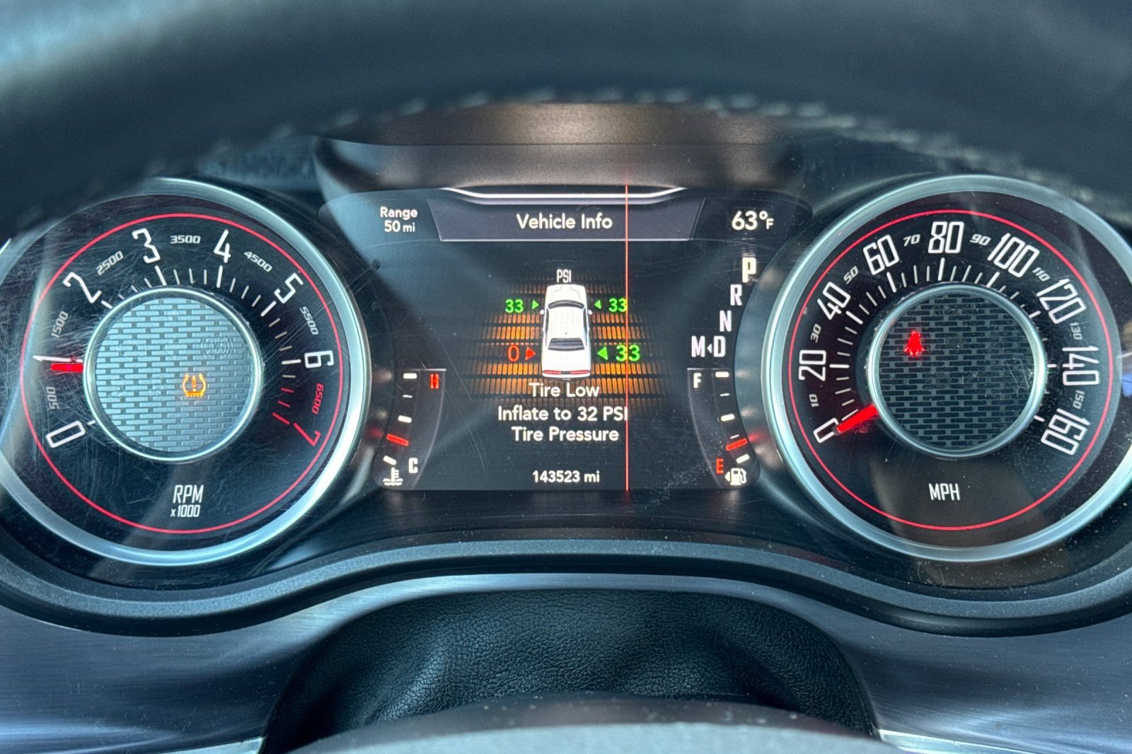 Used 2015 Dodge Challenger SXT image 18