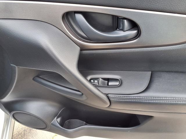 Used 2018 Nissan Rogue Sport S image 25