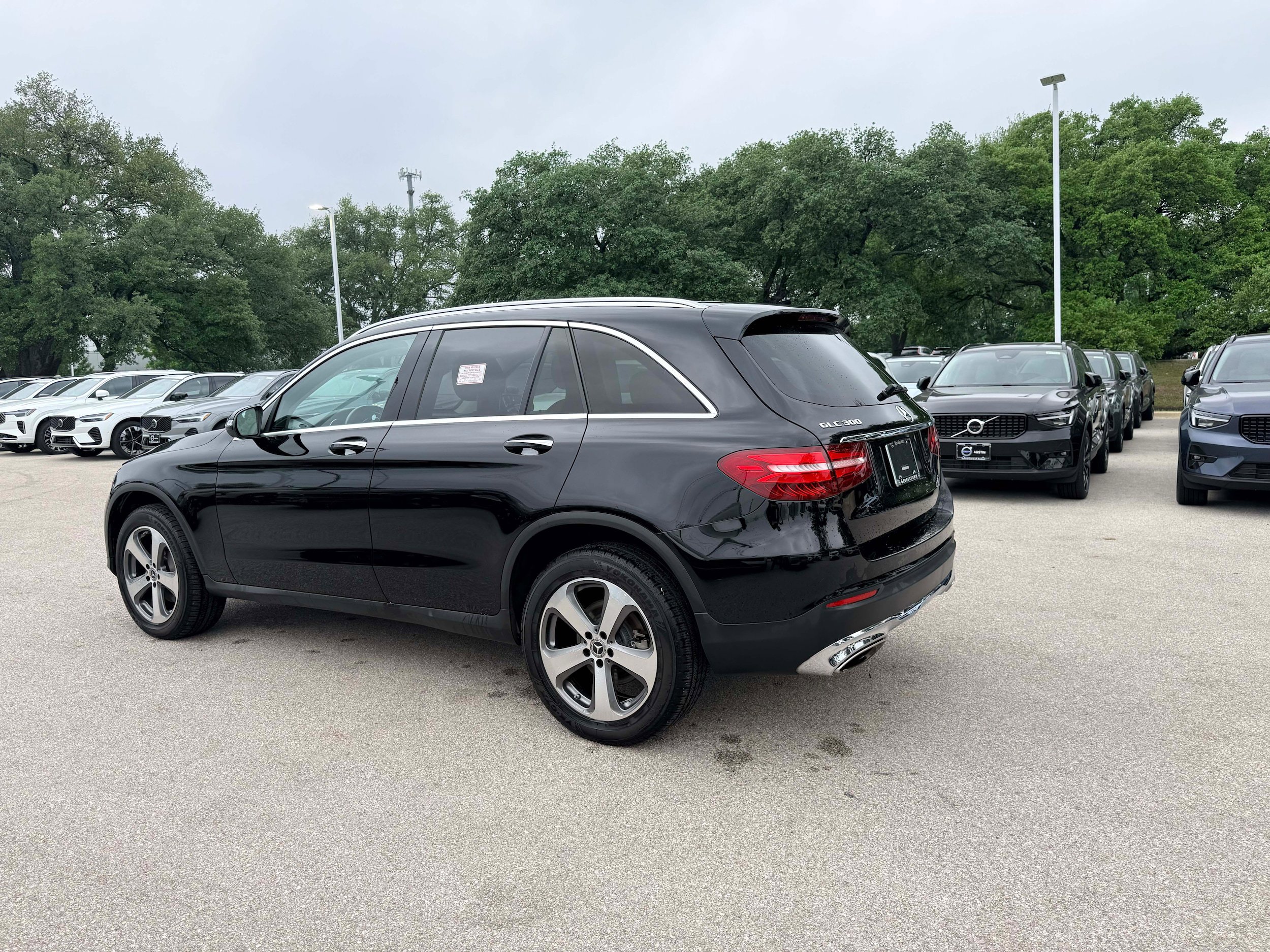 Used 2019 Mercedes-Benz GLC 300 4MATIC image 4