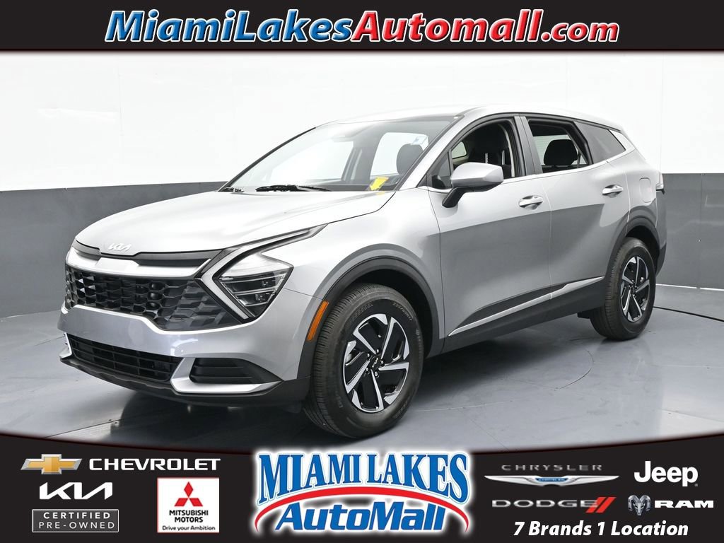 Used 2025 Kia Sportage LX image 1