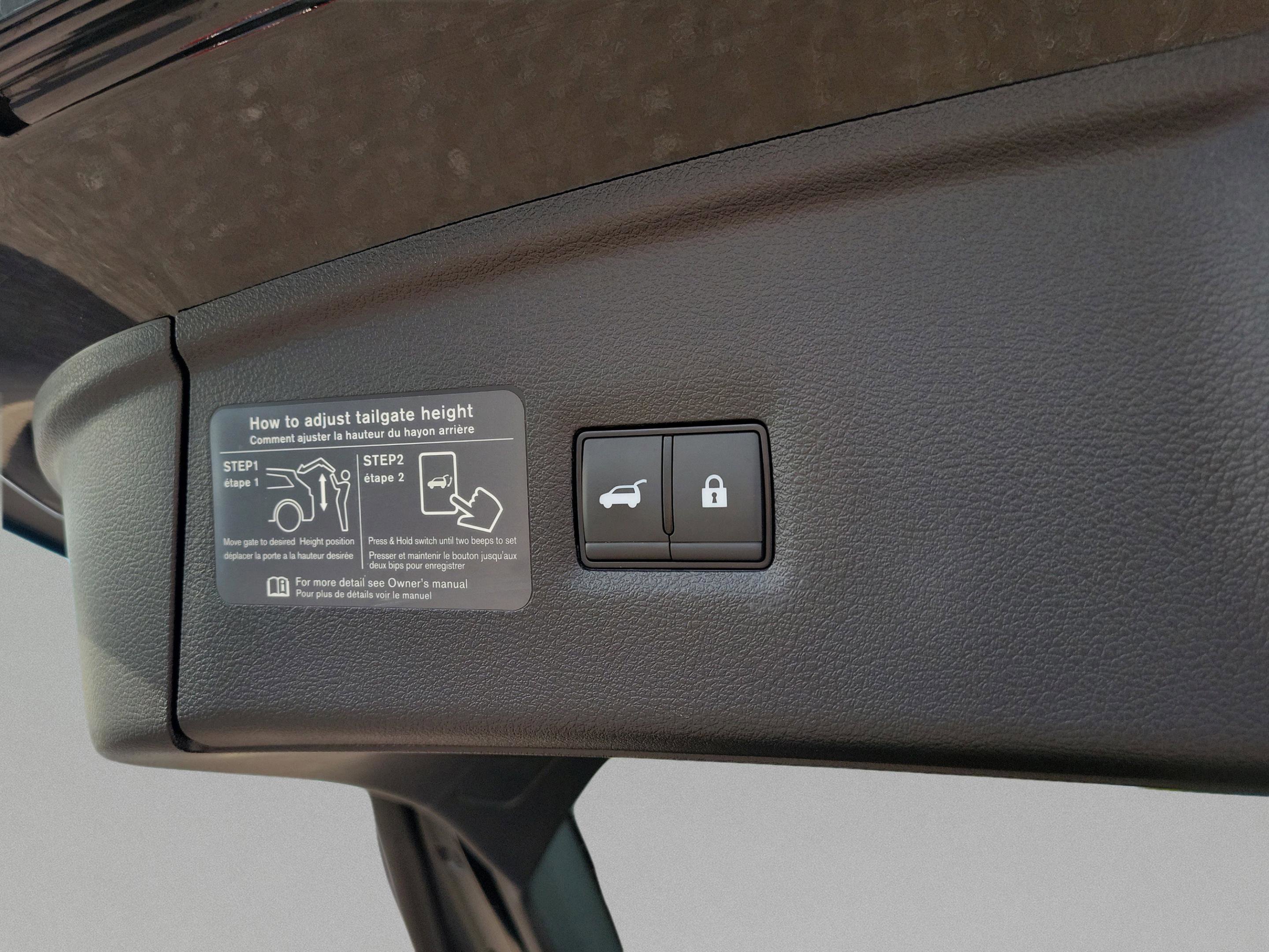 Certified 2025 INFINITI QX55 Essential w/ Accent Package image 28