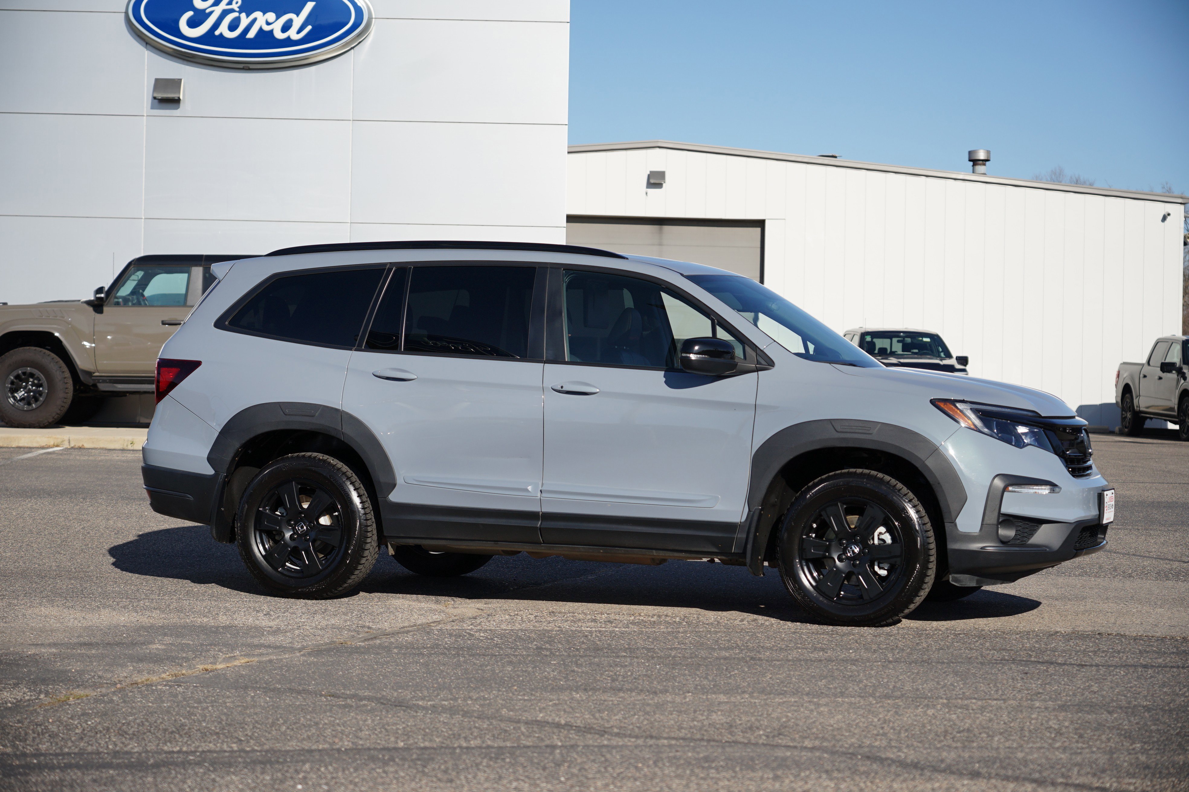 Used 2022 Honda Pilot TrailSport image 2