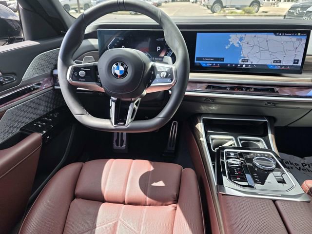 Used 2024 BMW 760i xDrive image 9